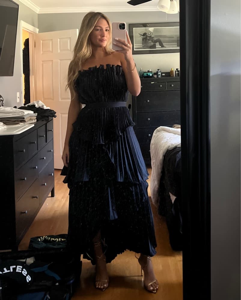 Elegant Navy Pleated Tiered Maxi Dress - Image 4
