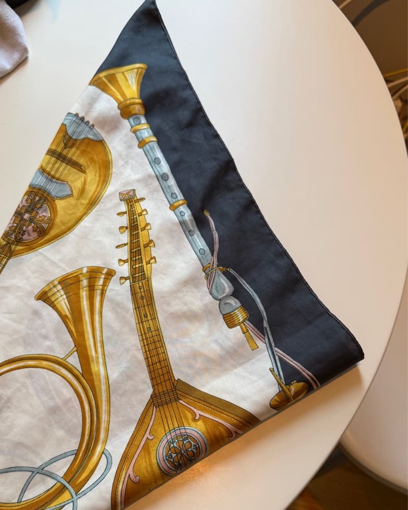 Vintage Scarf - Image 4