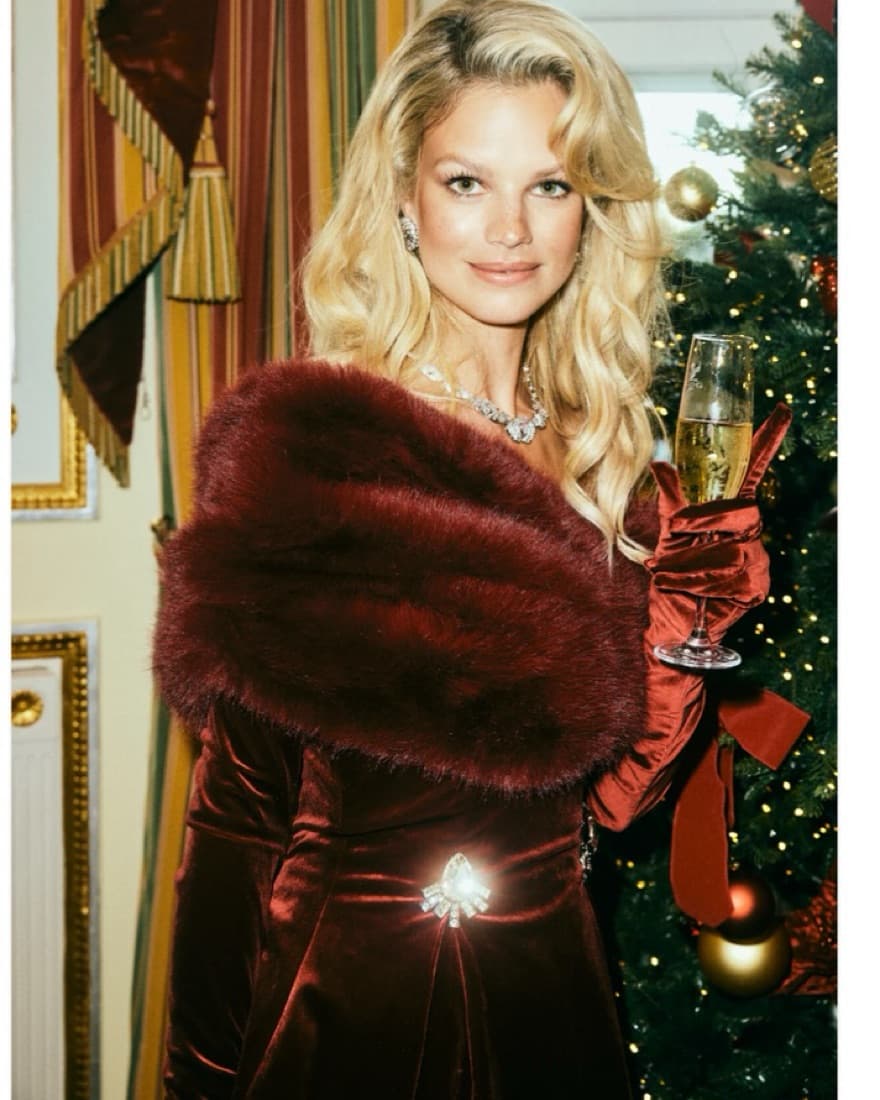 Simone Velvet Dress (red) - Image 5