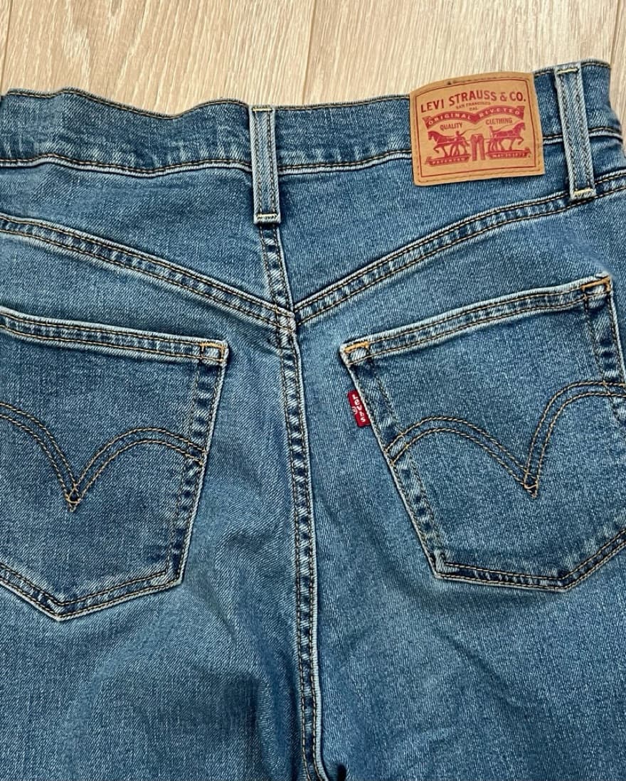 Levi’s Ribcage Straight Ankle Blue Jeans - Image 6