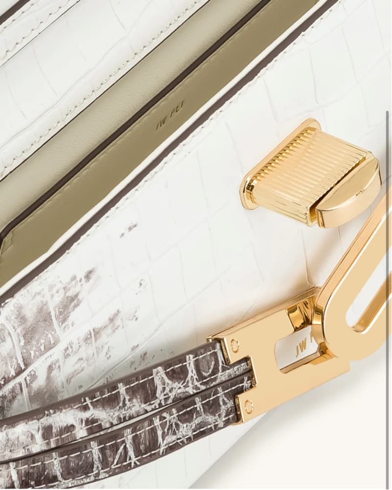 Sophisticated Croc-Embossed Leather Clutch - Image 6