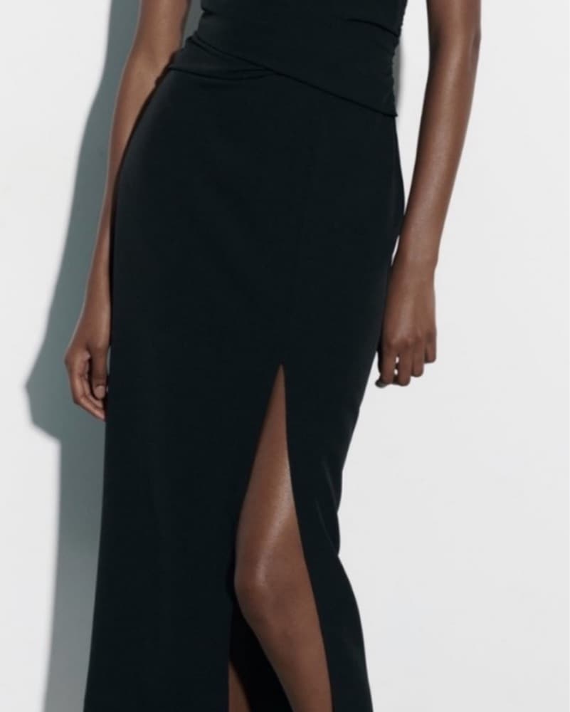 Sleek Midnight Gown - Image 3