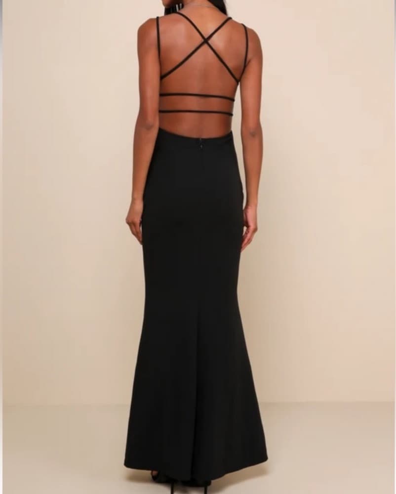 Lulu’s Open-Back Formal Dress - Image 2