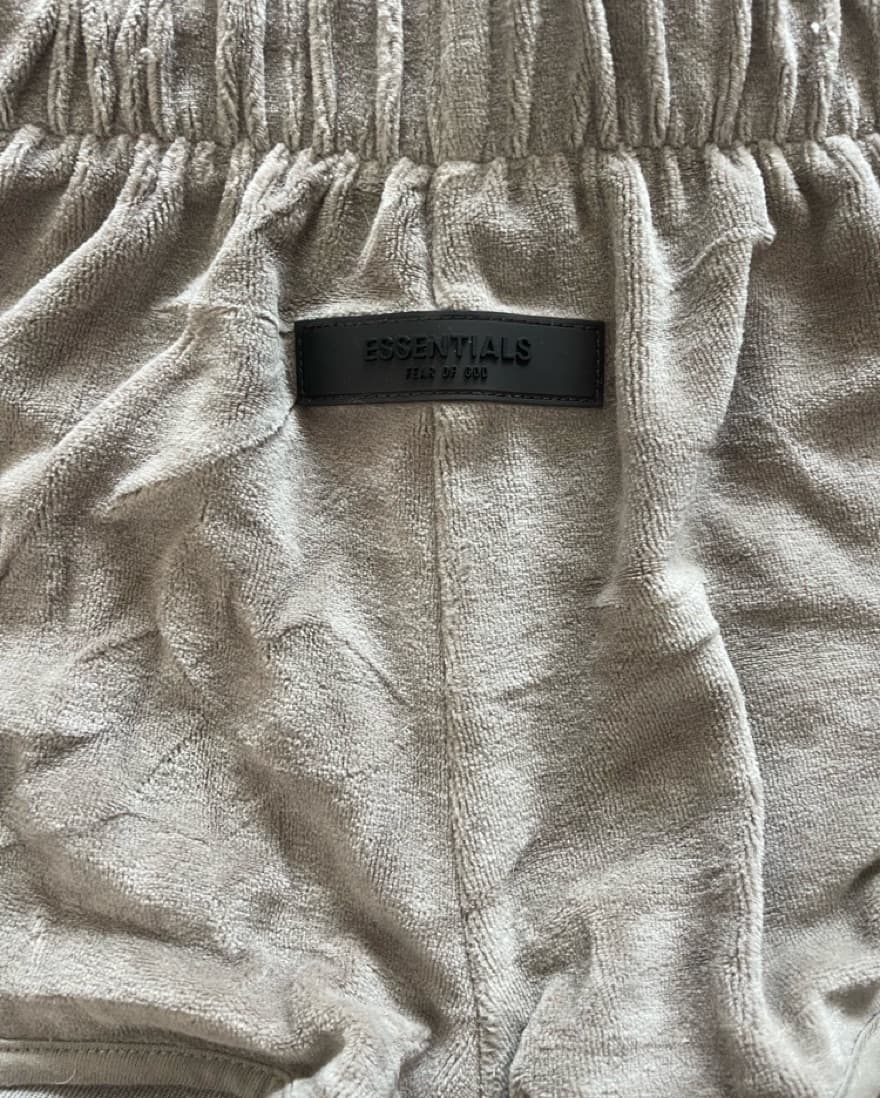 Essentials FOG shorts - Image 1