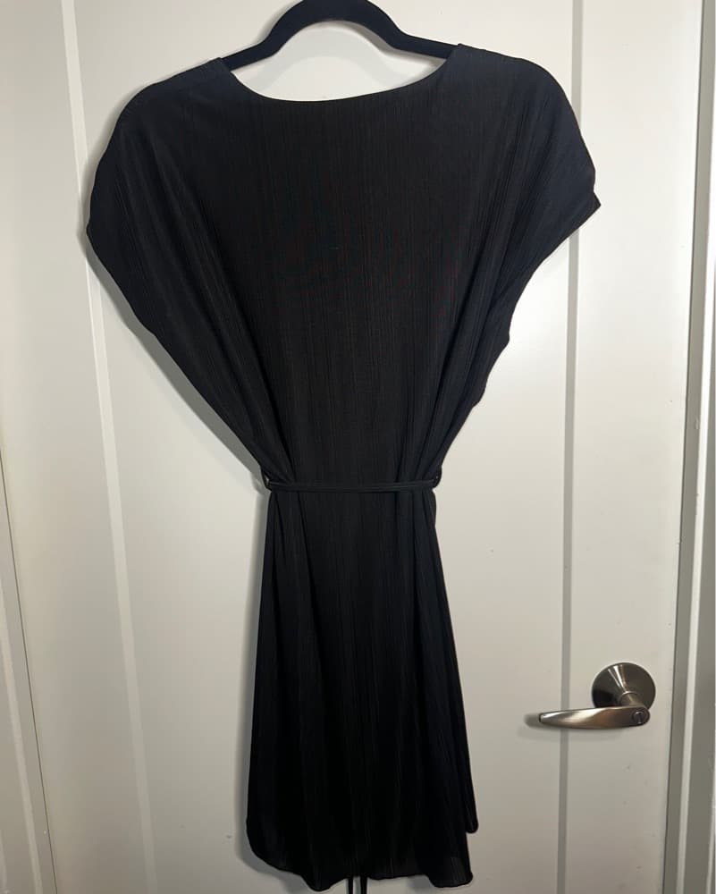 Elegant Black Dress by House of Harlow - Image 3