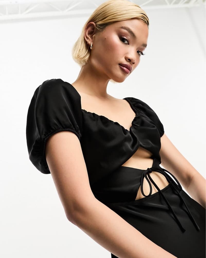 Elegant Black Maxi Dress with Puff Sleeves - Image 4