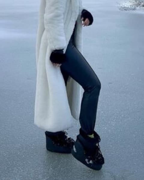 Moon Boot Icon Low Black Faux Fur - Image 2