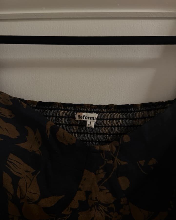 Reformation Reign Top Black Patterned - Image 6