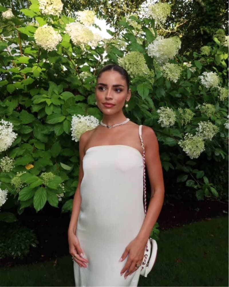 Elegant Strapless Maxi Gown - Image 2