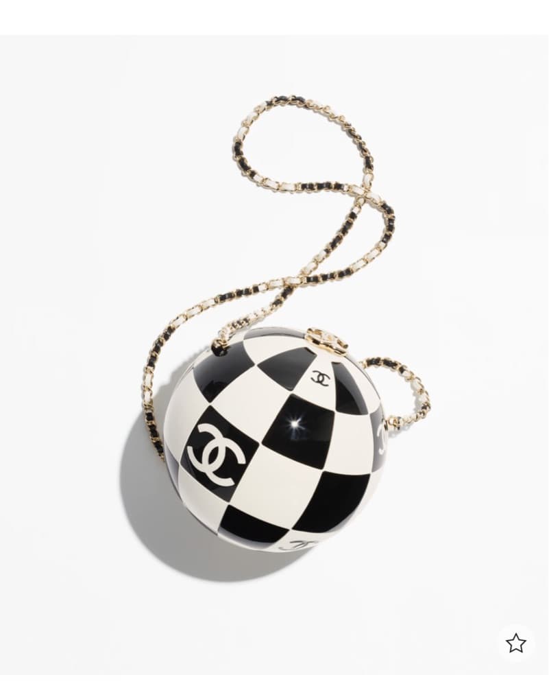 Chic Checkered Chanel Bag - Image 1