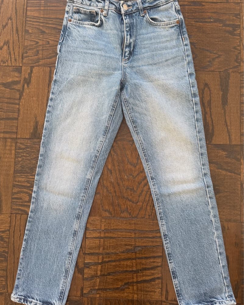 Zara Mom Jeans Size 6 - Image 1
