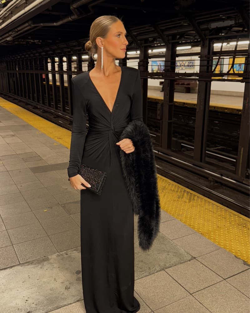 Elegant Black Jersey Twist Gown - Image 1