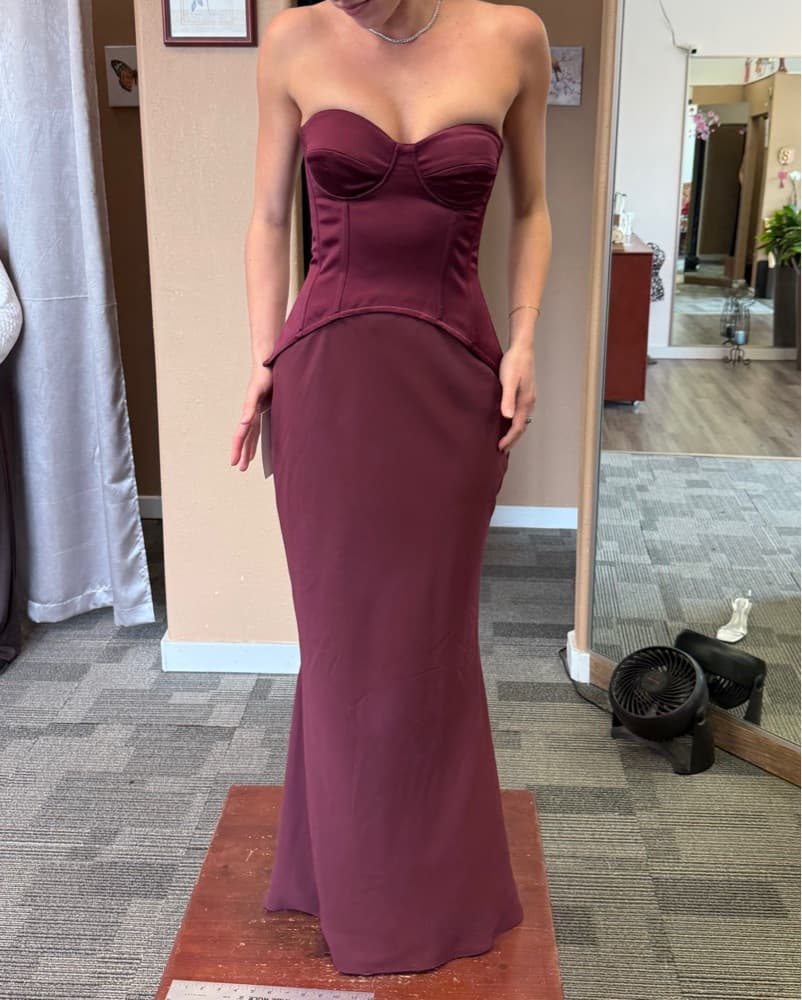 SATIN CORSET GOWN WITH SWEETHEART NECKLI - Image 4