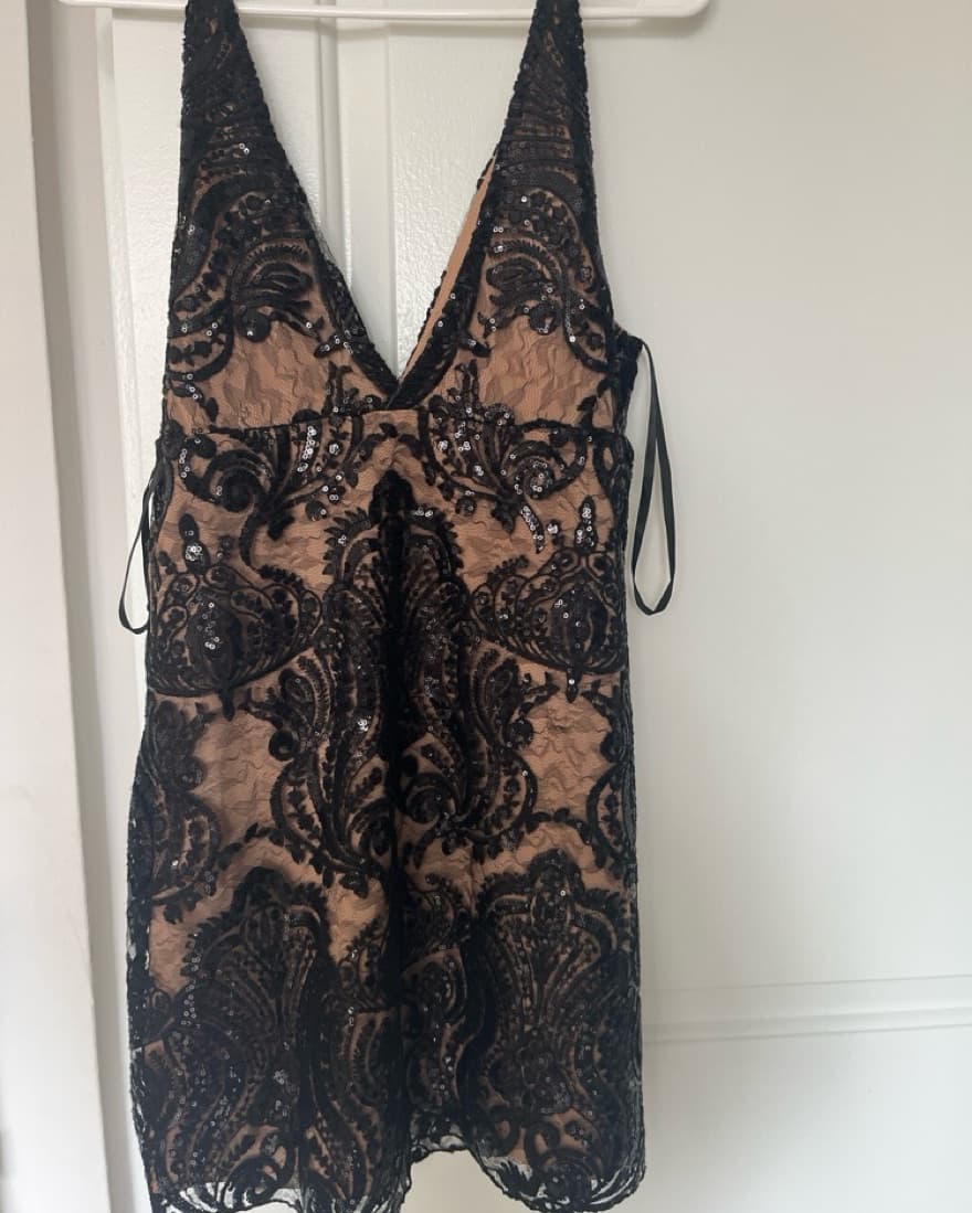 Lace Pattern Sequined Mini Slip - Image 2
