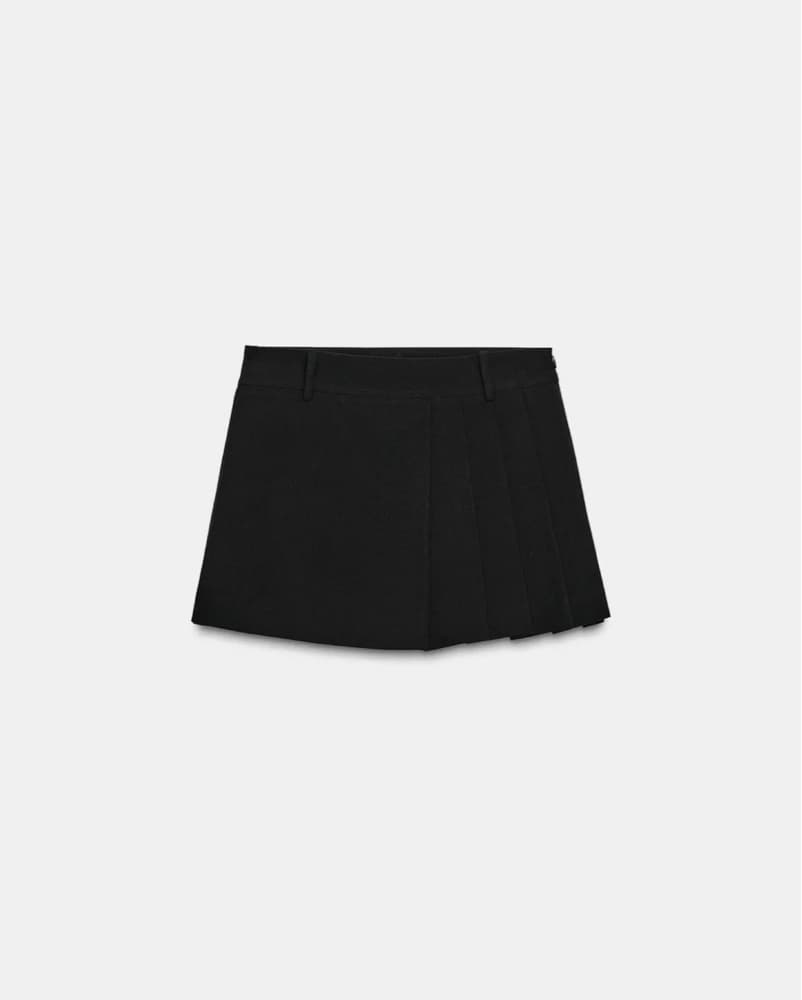 Chic Black Pleated Mini Skort - Image 1