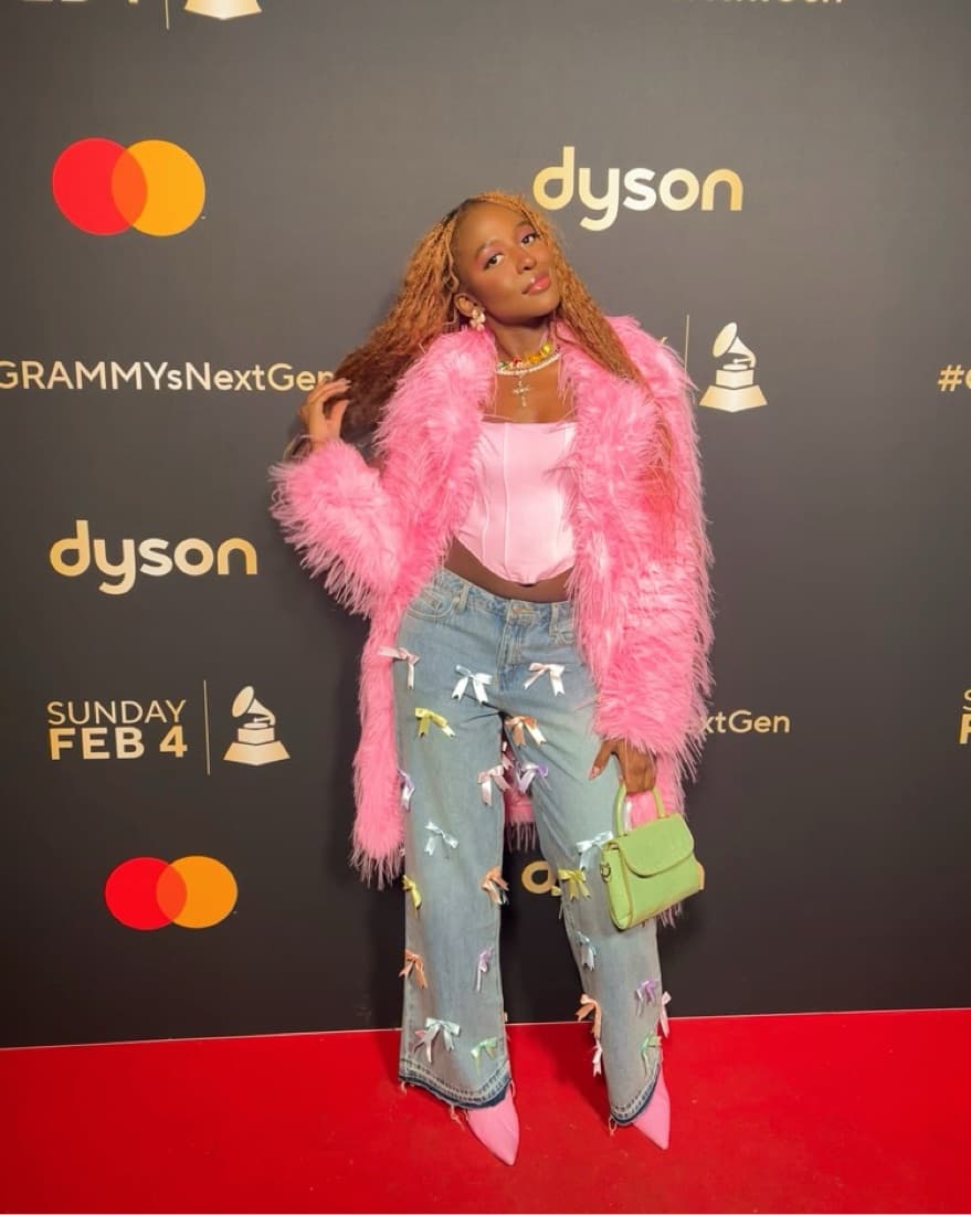 Denim Jeans With Pastel Bows - Image 2