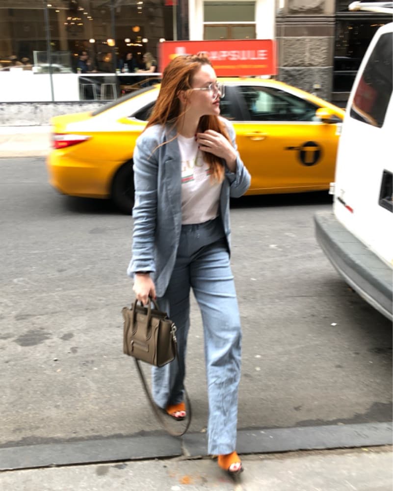 Chic Gray Suit Ensemble - Image 1