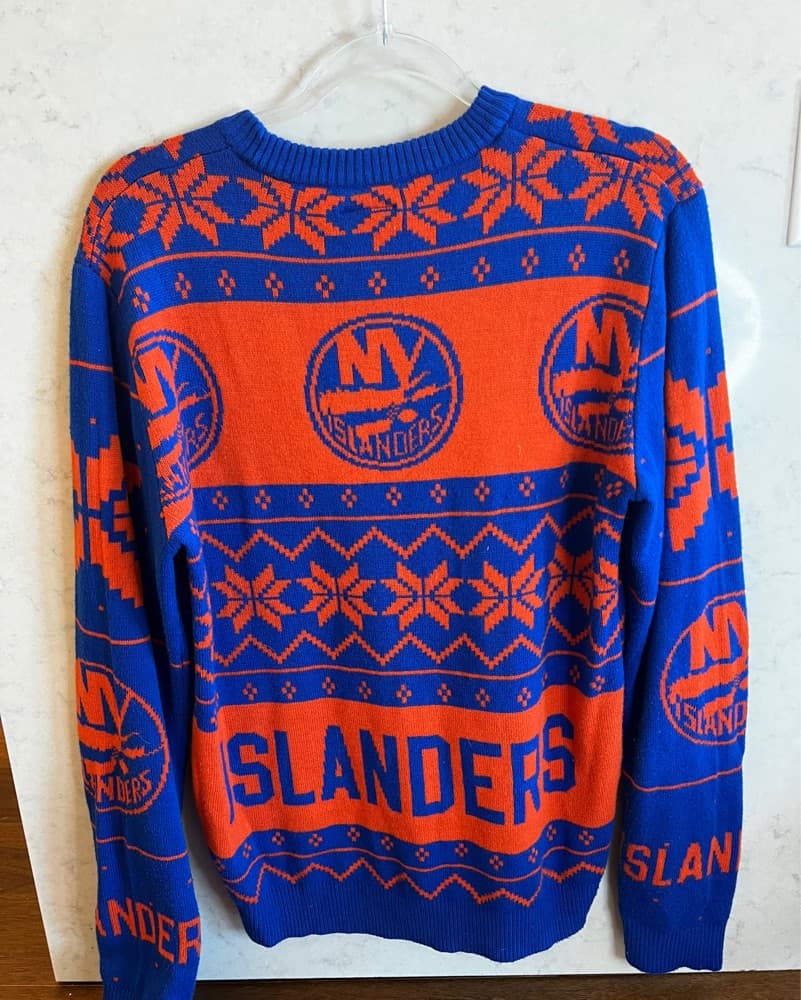 Vibrant Islanders Hockey Sweater - Image 2
