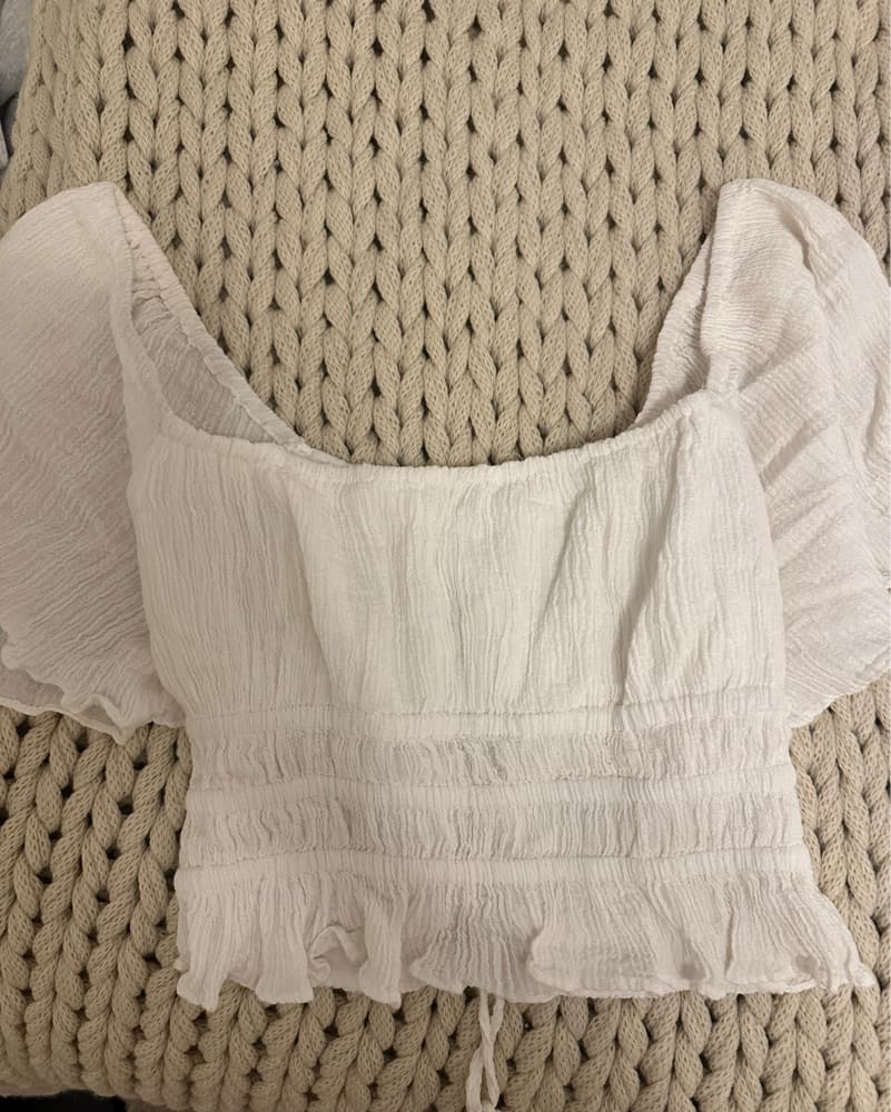 Romantic White Lace-Up Crop Top - Image 3