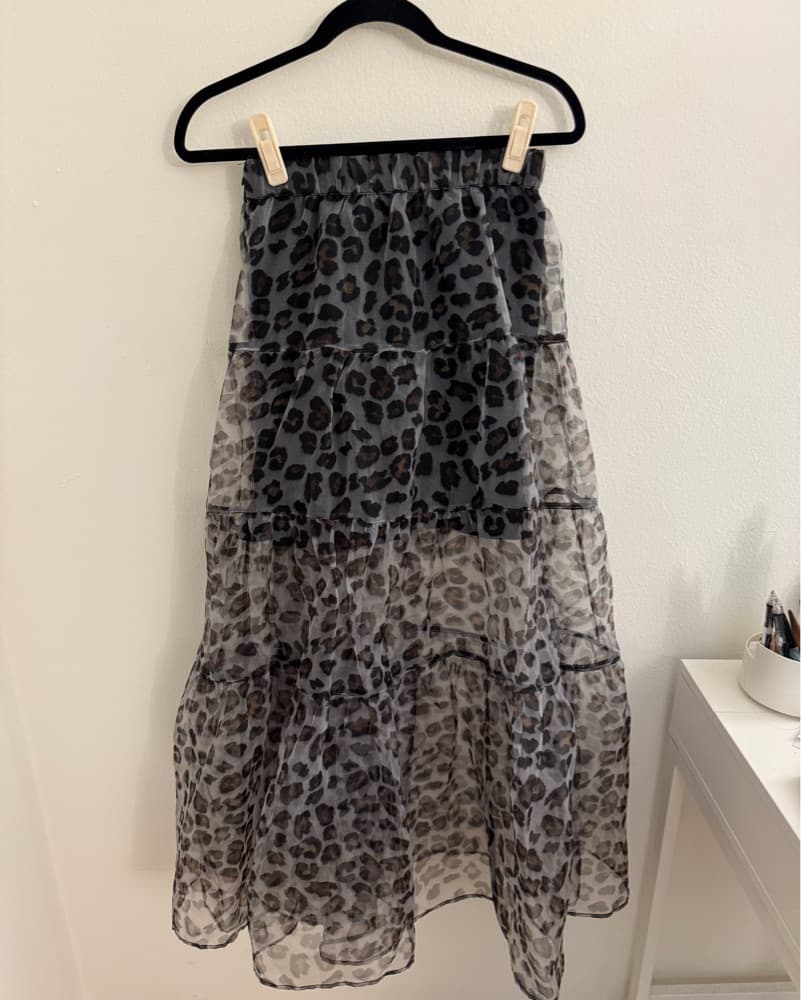 Elegant Leopard Print Maxi Skirt - Image 6