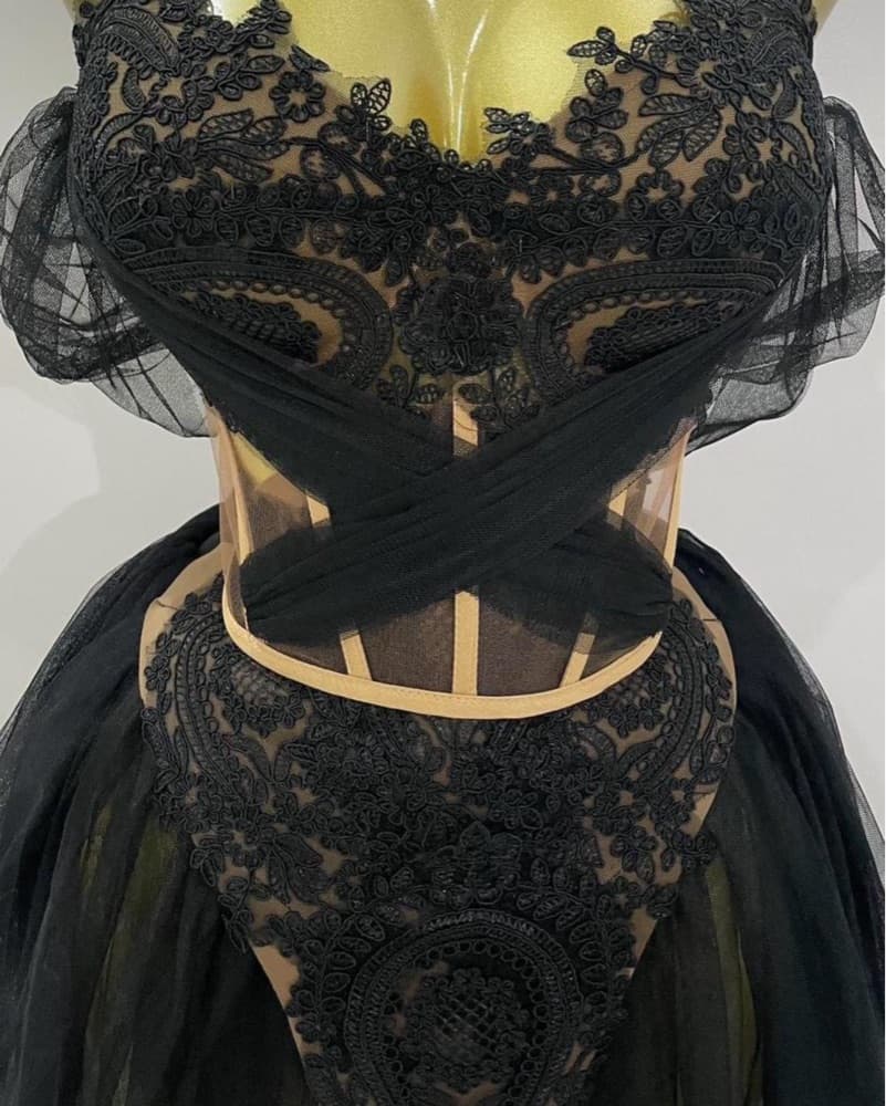 Elegant Black Lace Overlay Gown - Image 5