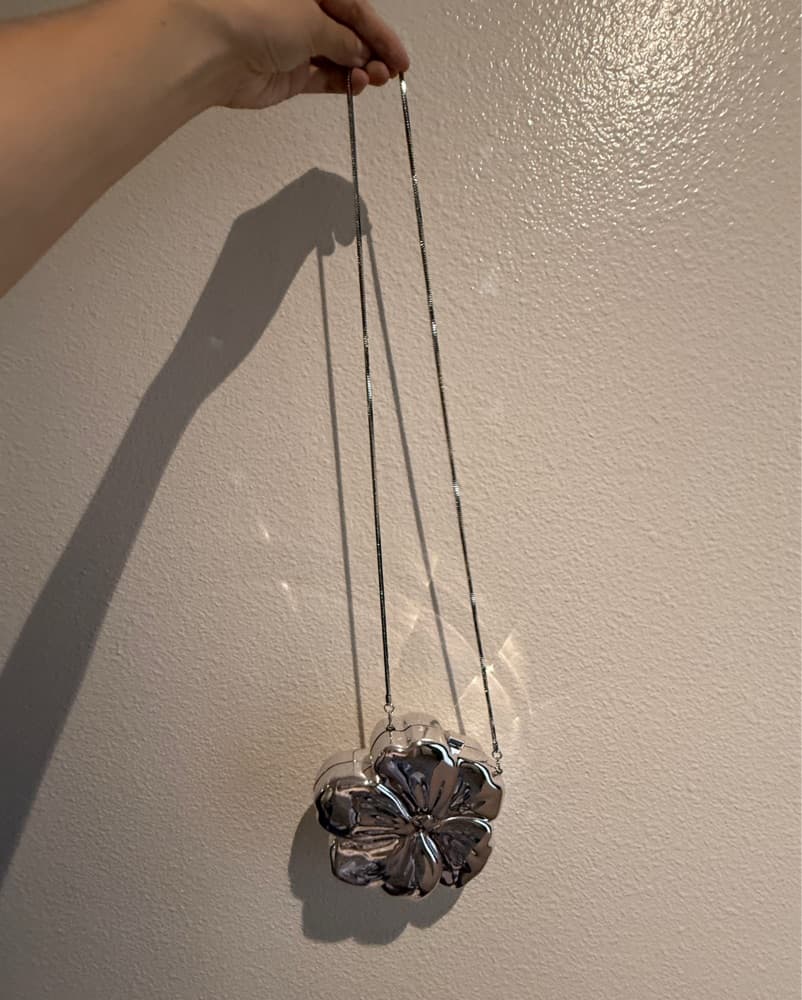 Viral Mango Metallic Flower Bag - Image 6