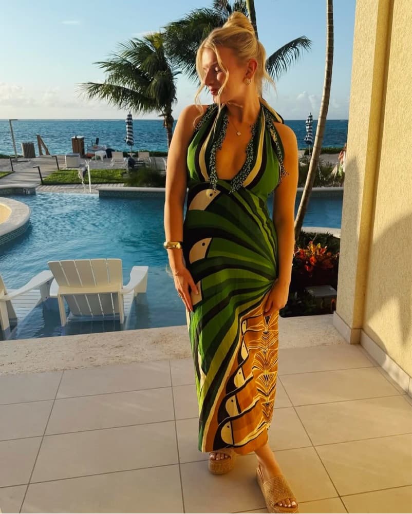 Vibrant Green Tropical Print Maxi Dress - Image 1