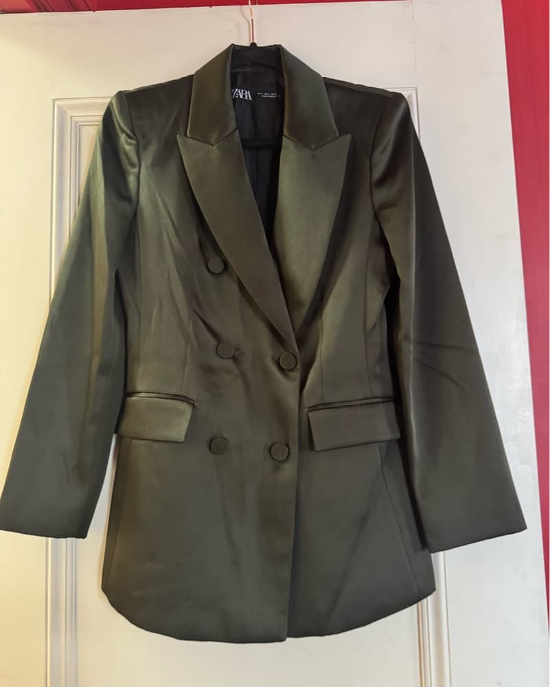 Chic Olive Green Blazer - Image 1