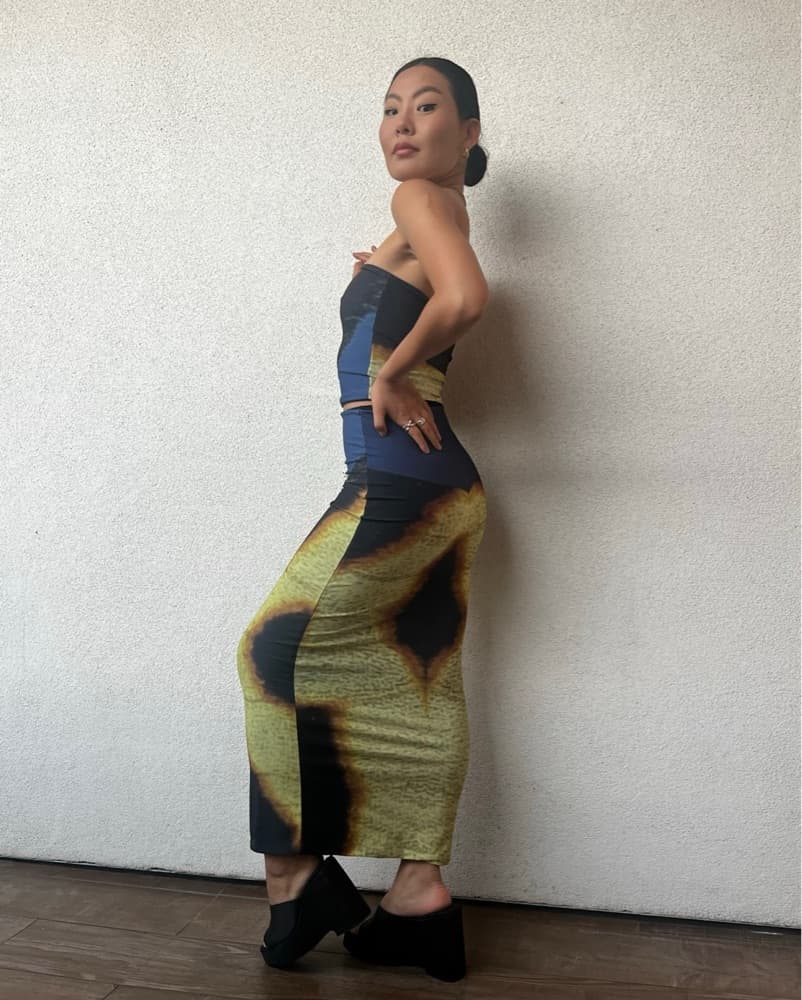Vibrant Tropical Crop Top and Skirt Set - Image 4