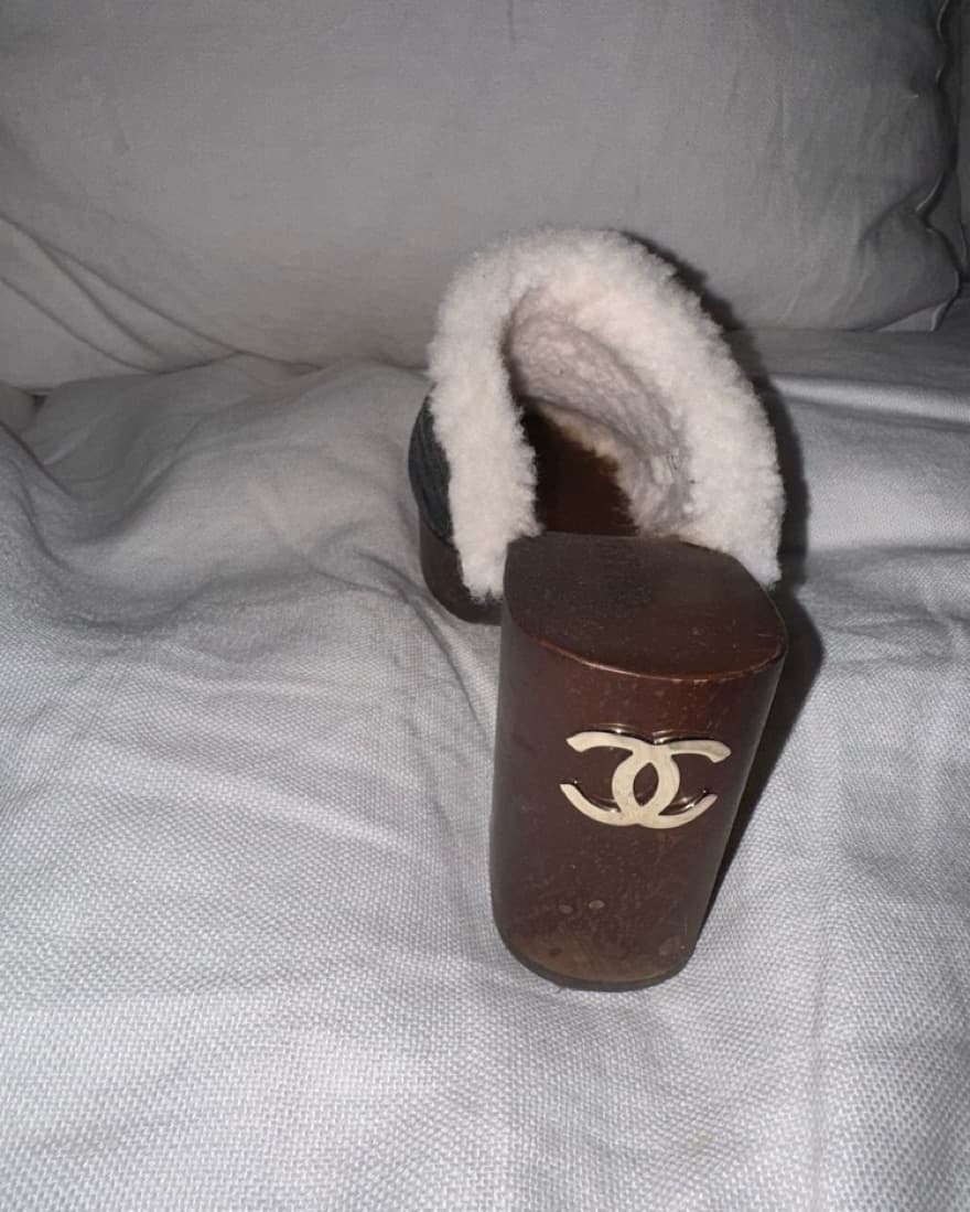 CHANEL 2019 Shearling Plateau Clogs - Image 4