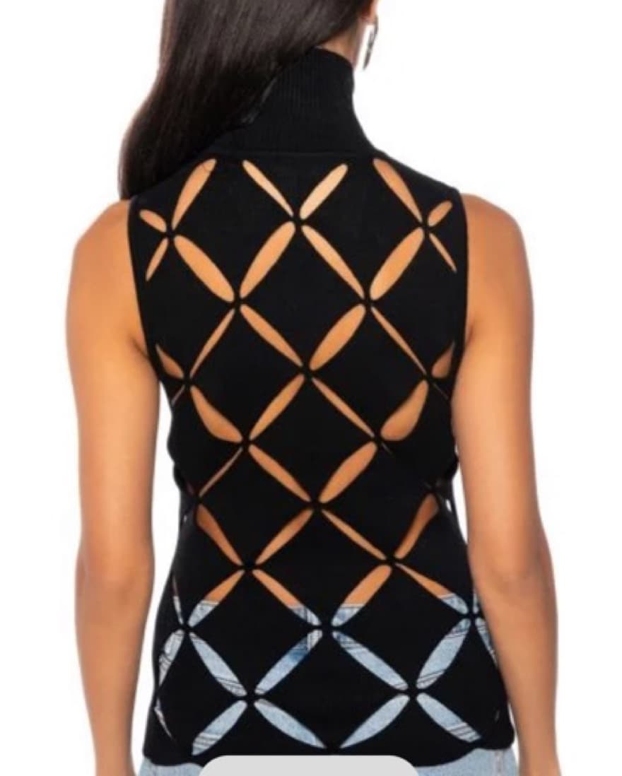 Isa Boulder Cutout Top Dupe - Image 2