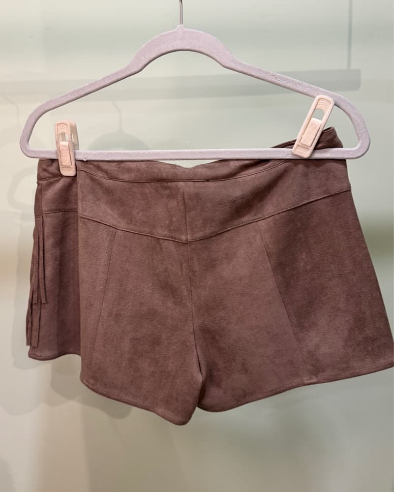 Trendy Suede Fringe Shorts - Image 4