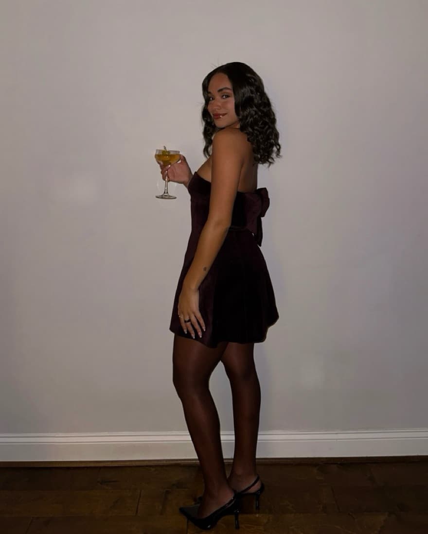 Elegant Burgundy Velvet Cocktail Dress - Image 3