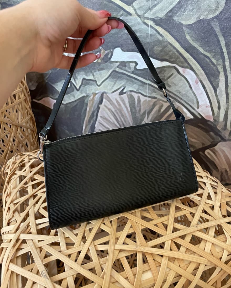 Louis Vuitton Epi Leather Pochette - Image 1