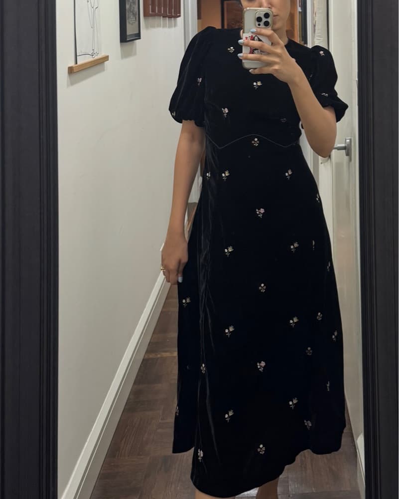 Elegant Black Velvet Floral Midi Dress - Image 3