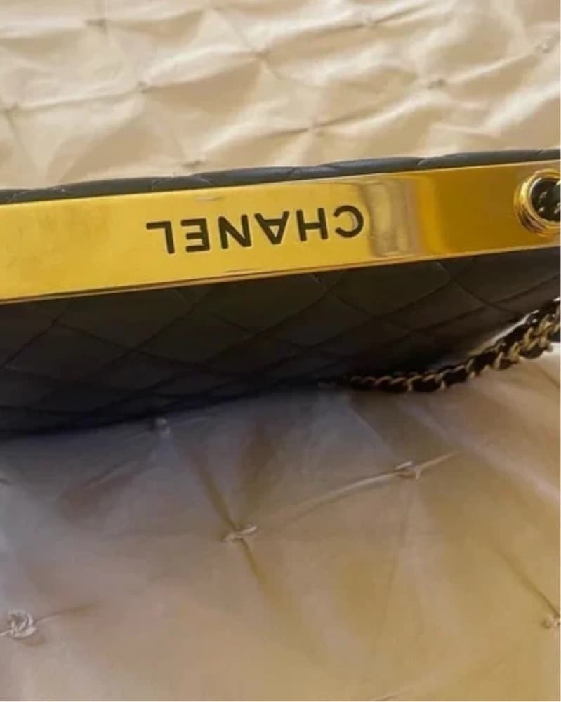 Chanel Lambskin Shoulderflap  - Image 4