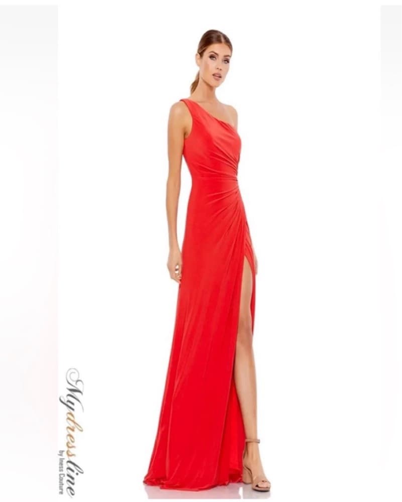 Stunning Crimson One-Shoulder Gown - Image 2