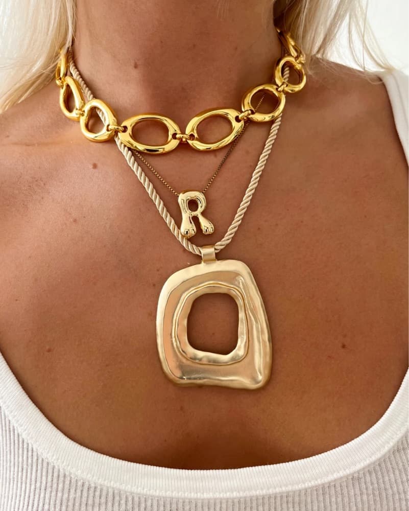 Gold Pendant Necklace - Image 2