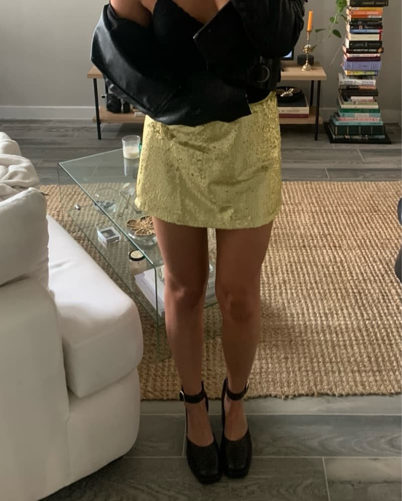 Green Sequin Mini Skirt - Image 2
