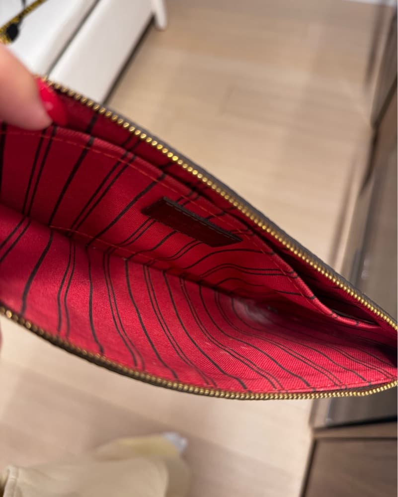 Louis Vuitton Neverfull Damier Wristlet - Image 2