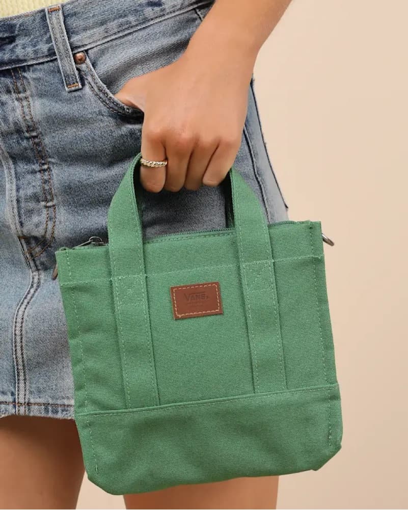 Versatile Green Canvas Tote - Image 1