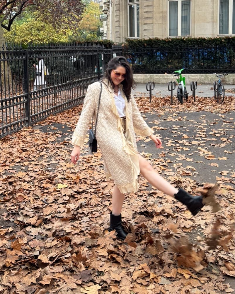 Vintage Beige Ruffle Coat - Image 4