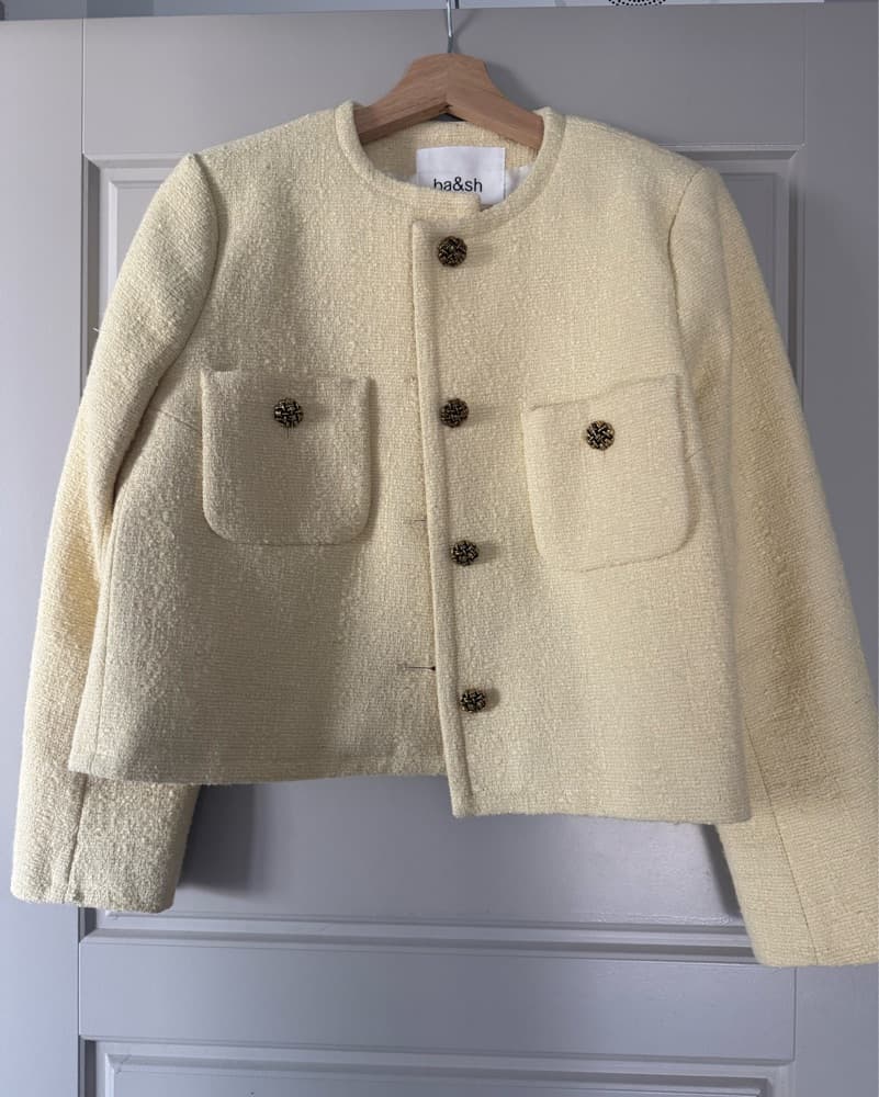 Yellow jacket - Image 1
