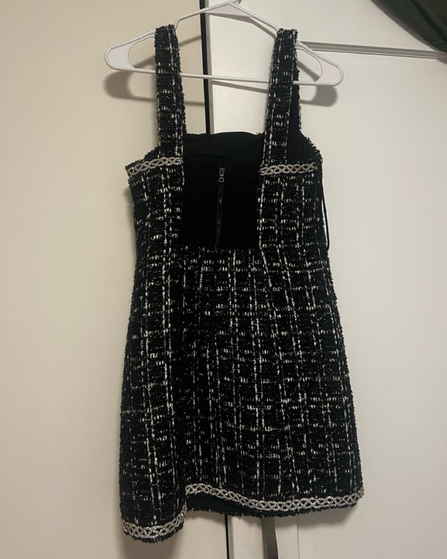 Elegant Black Sequin Dress - Image 3