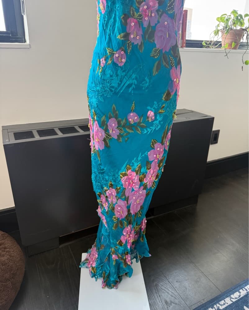 STUNNING VINTAGE SILK MAXI DRESS - Image 5