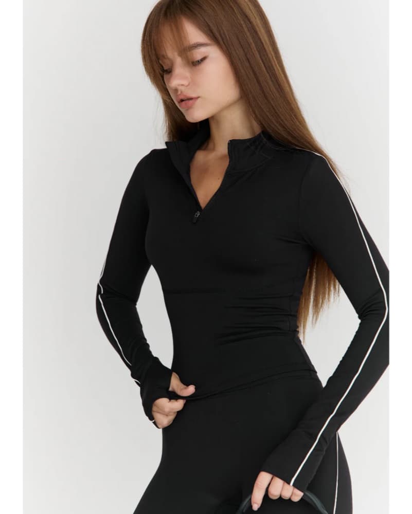 Black & white Astoria workout set  - Image 5