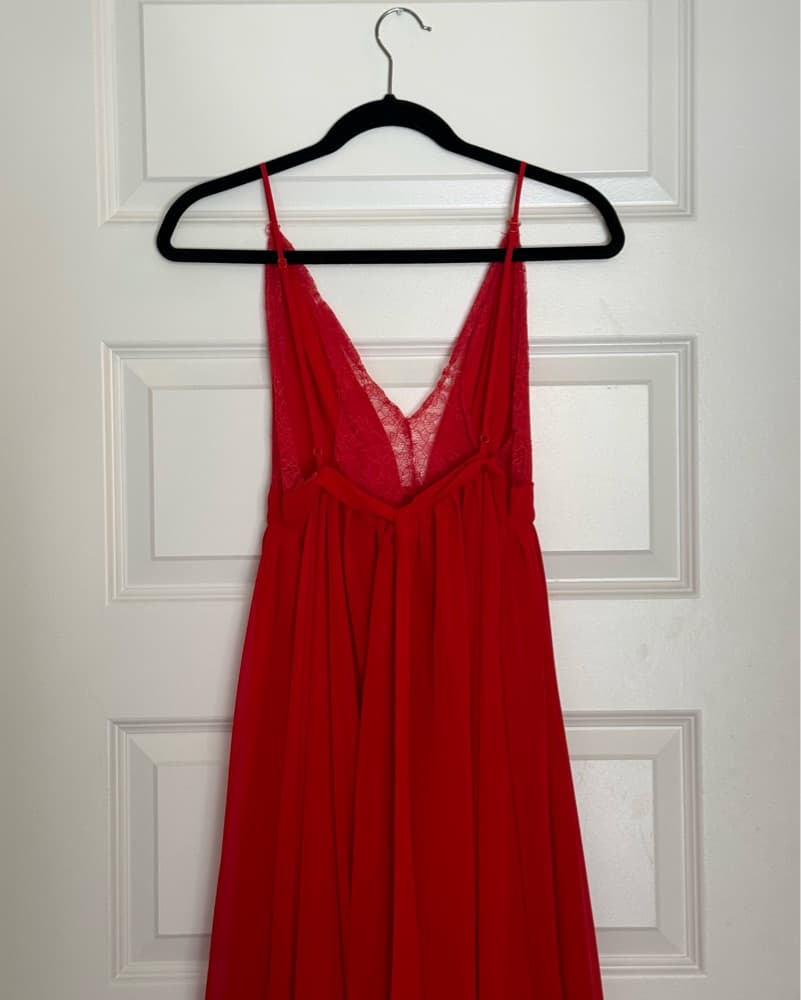 Michael Costello Red Chiffon Justin Gown - Image 2