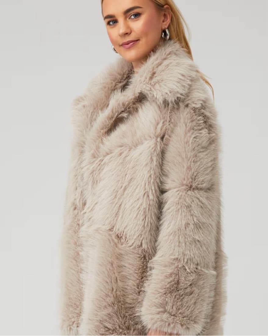 ASTR Hadley Faux Fur Coat - Image 2