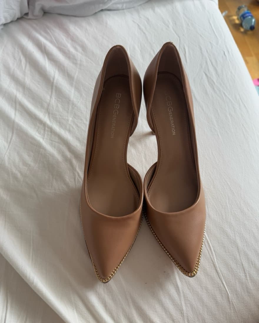 Elegant Nude Pointed Toe Heels - Image 1