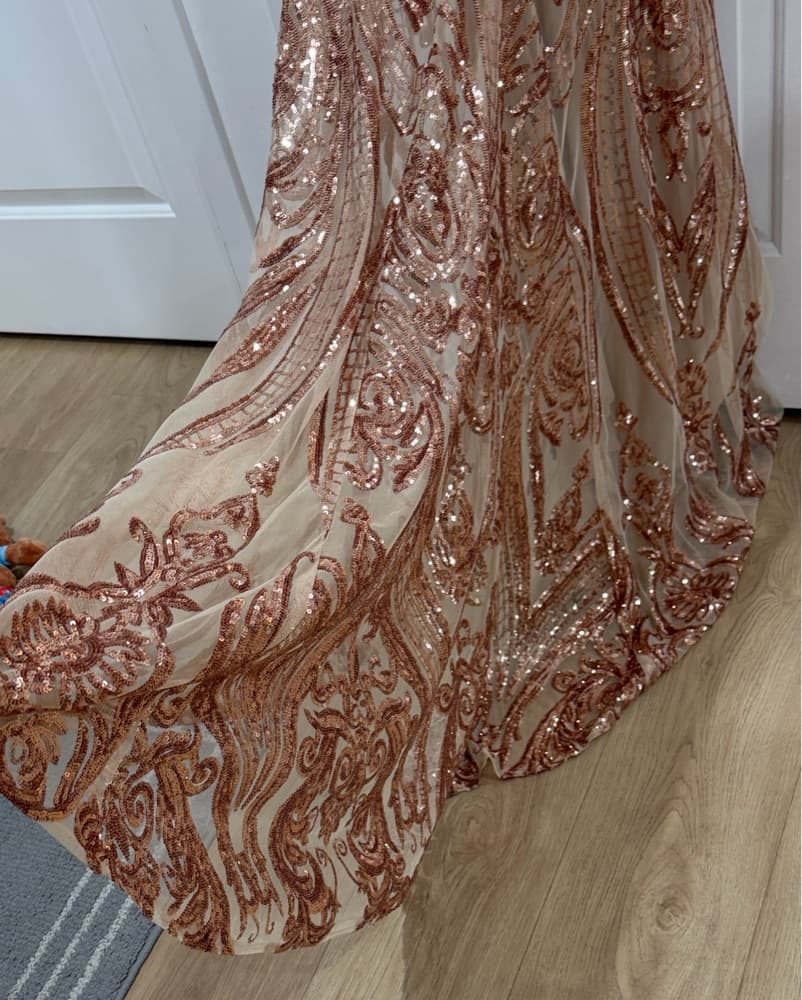 Elegant Rose Gold Sequin Formal Gown - Image 4